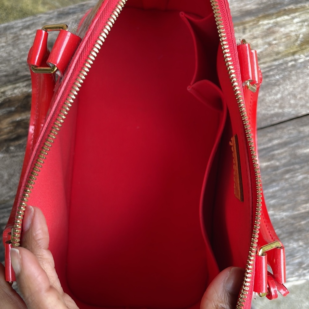 Authentic Louis Vuitton Alma Vernis bag - Picture 5 of 10